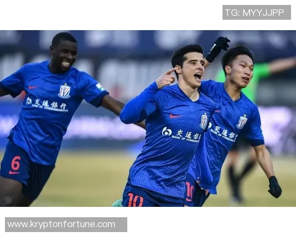 2011赛季中超经典对决申花与鲁能的激烈较量与历史交锋回顾